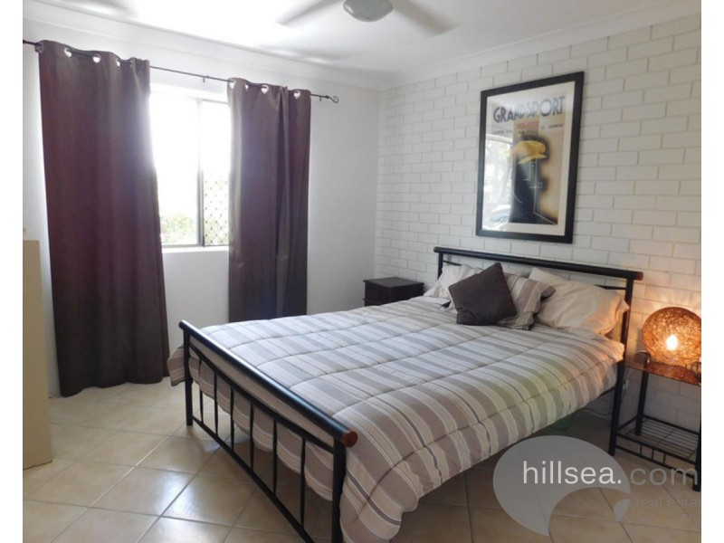 2/18 Sutherland Avenue, Labrador QLD 4215