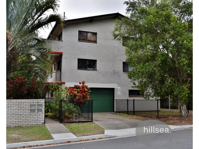 2/18 Sutherland Avenue, Labrador QLD 4215