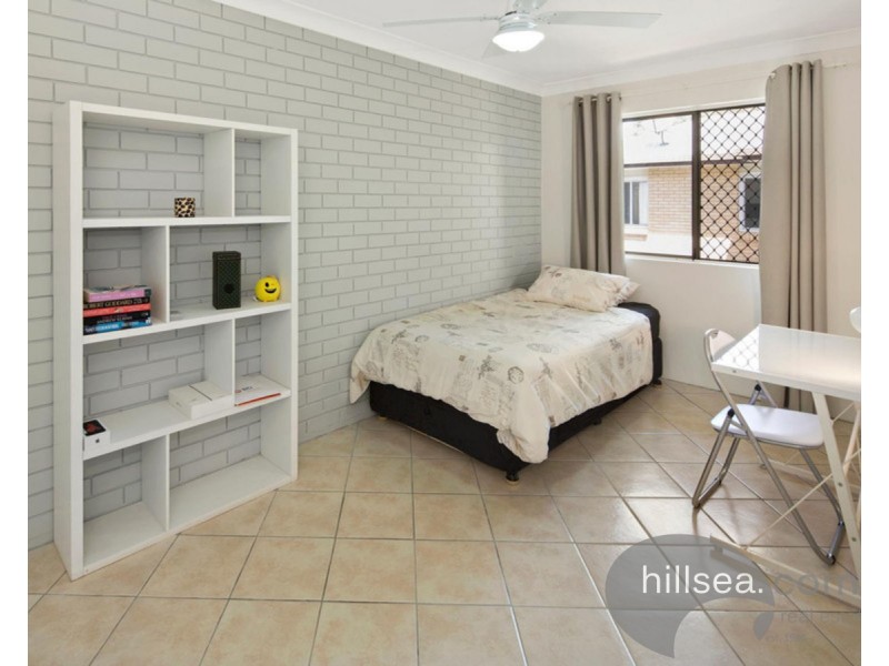 2/18 Sutherland Avenue, Labrador QLD 4215