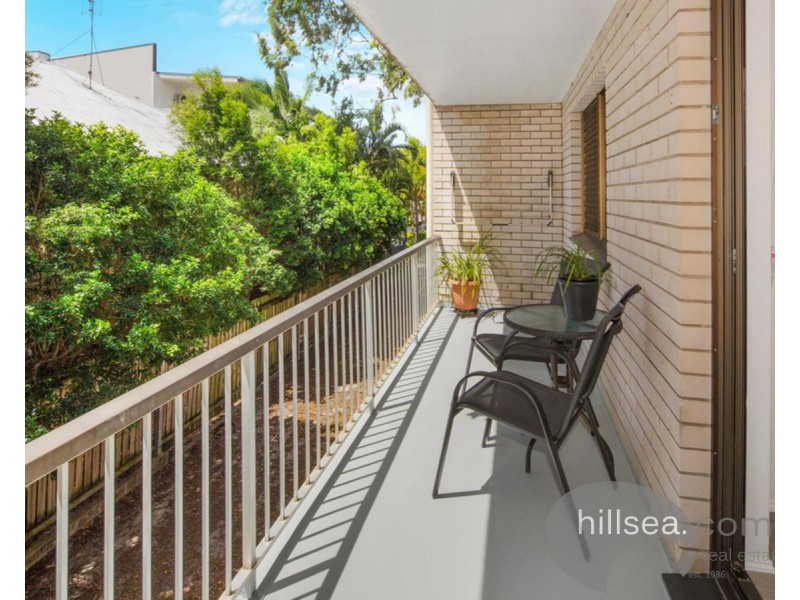 2/18 Sutherland Avenue, Labrador QLD 4215