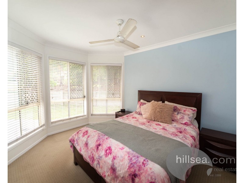 20 Pinemount Crescent, Oxenford QLD 4210