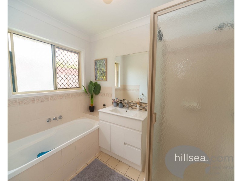 20 Pinemount Crescent, Oxenford QLD 4210