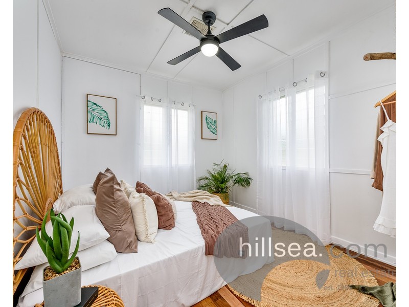 61 Crescent Avenue, Hope Island QLD 4212