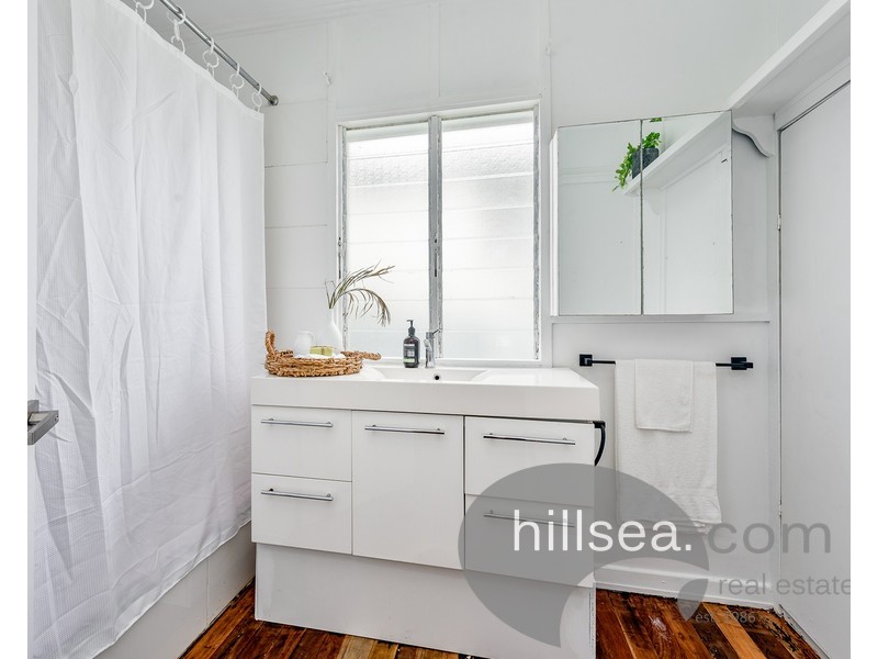 61 Crescent Avenue, Hope Island QLD 4212