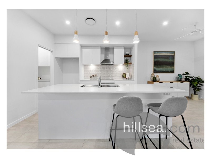 1/19 Killowill Avenue, Paradise Point QLD 4216