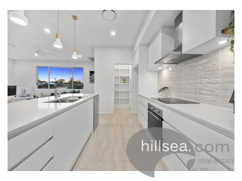 1/19 Killowill Avenue, Paradise Point QLD 4216