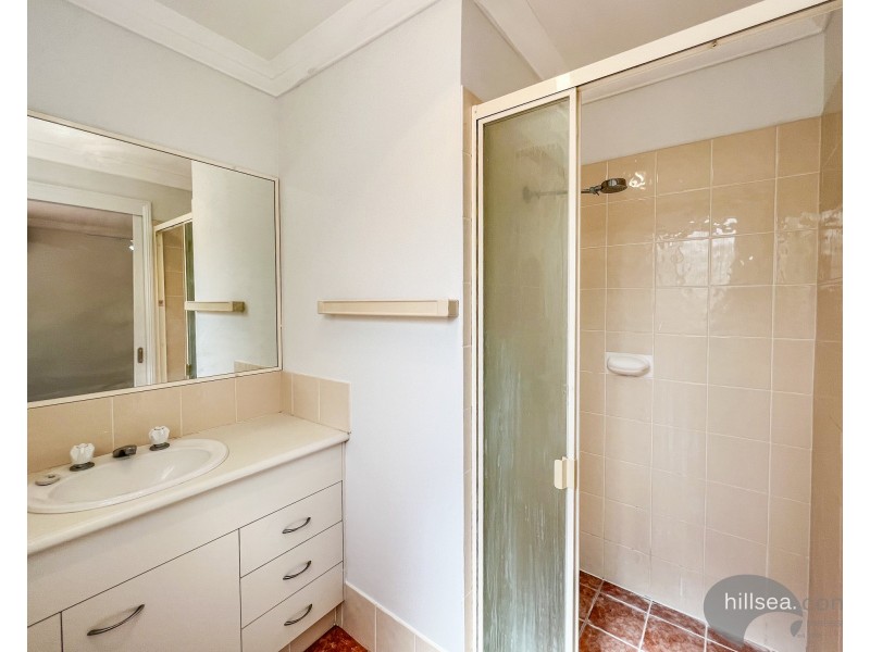 4/222 Central Street, Labrador QLD 4215