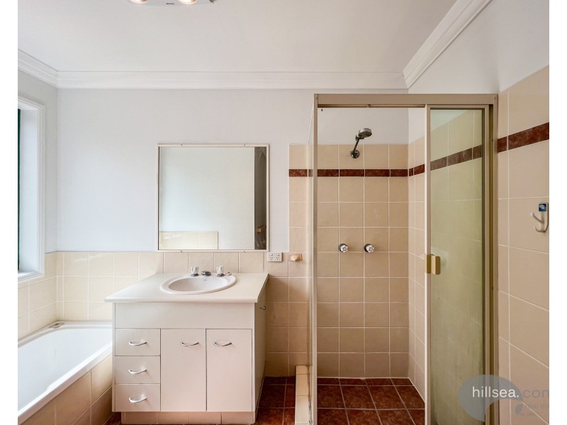 4/222 Central Street, Labrador QLD 4215