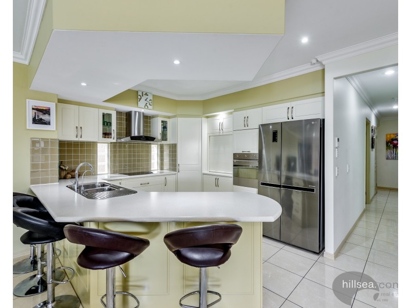 28 John Dalley Drive, Helensvale QLD 4212