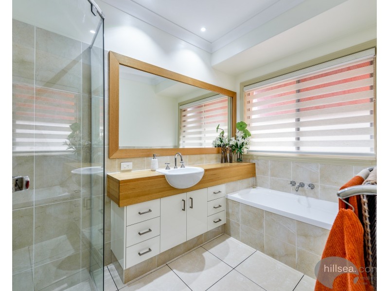 28 John Dalley Drive, Helensvale QLD 4212
