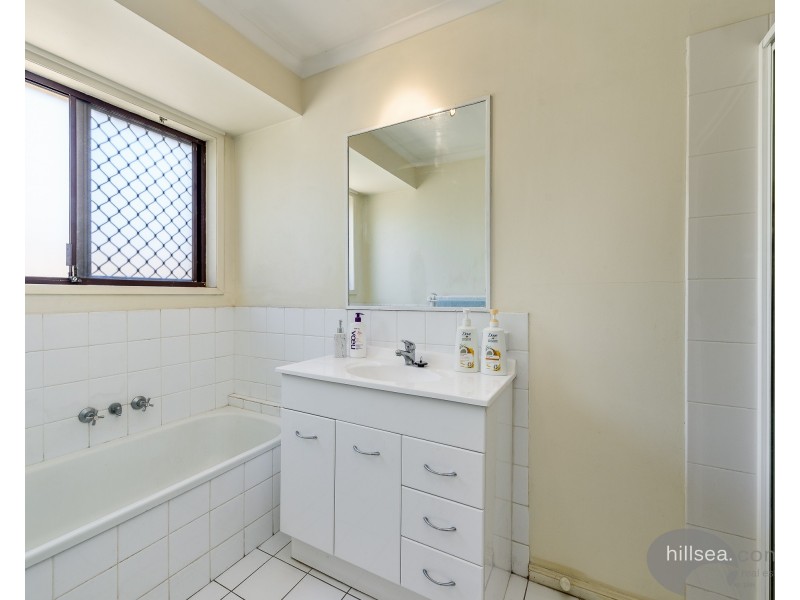 1/3 Stephenson Street, Labrador QLD 4215