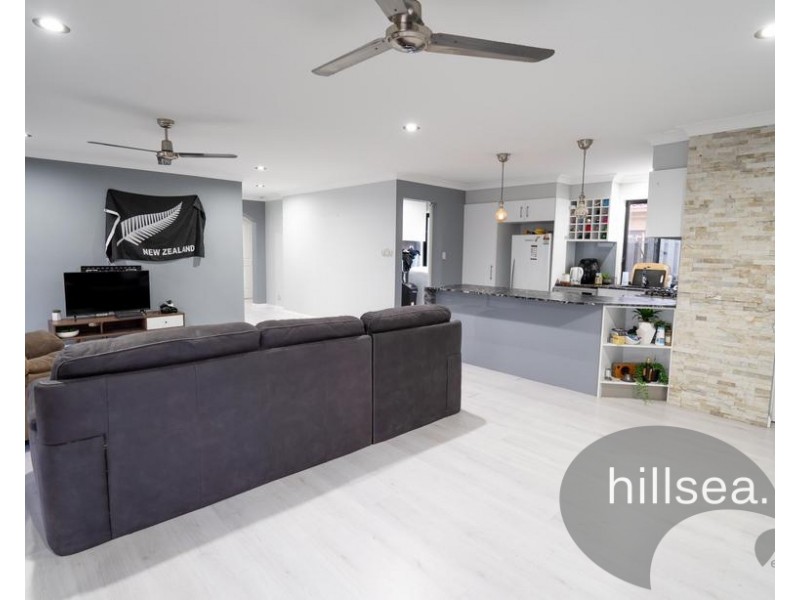 19 Amsonia Court, Arundel QLD 4214