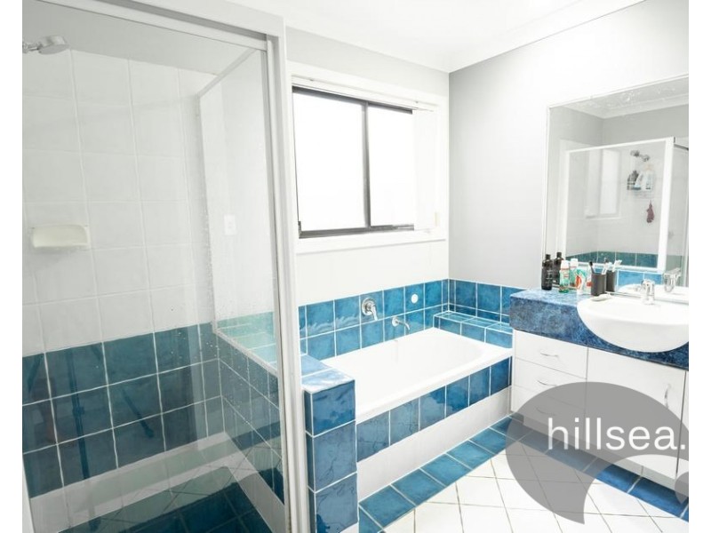 19 Amsonia Court, Arundel QLD 4214