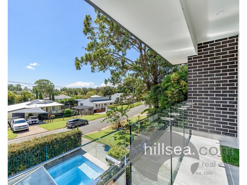 14 Akoonah Street, Hope Island QLD 4212