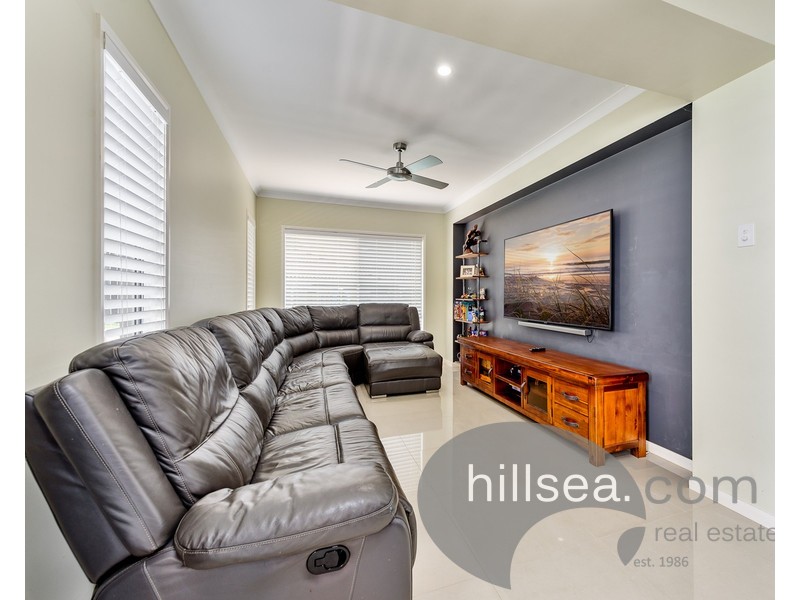 14 Akoonah Street, Hope Island QLD 4212