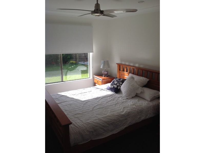 4 Summerstone Place, Maudsland QLD 4210