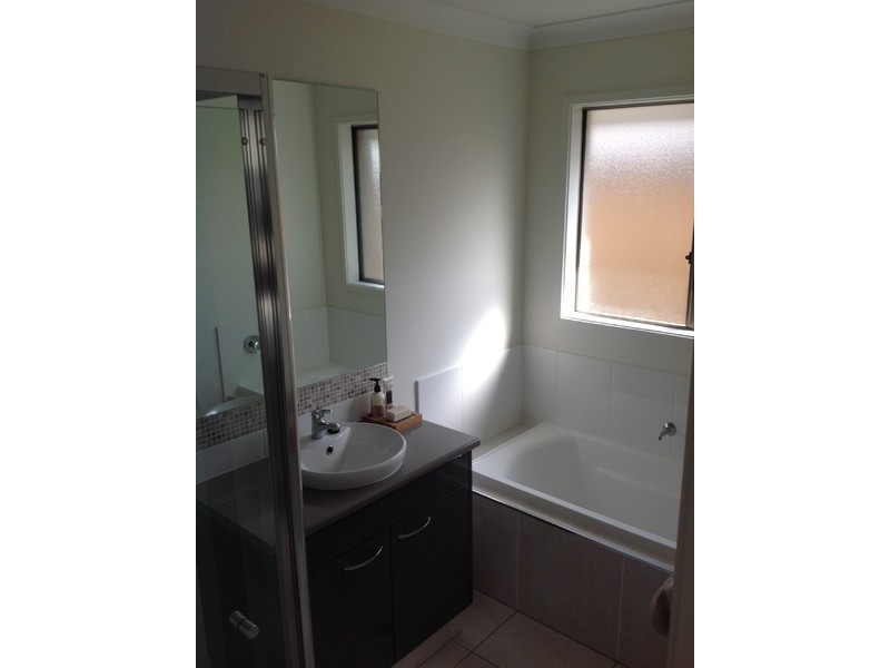 4 Summerstone Place, Maudsland QLD 4210