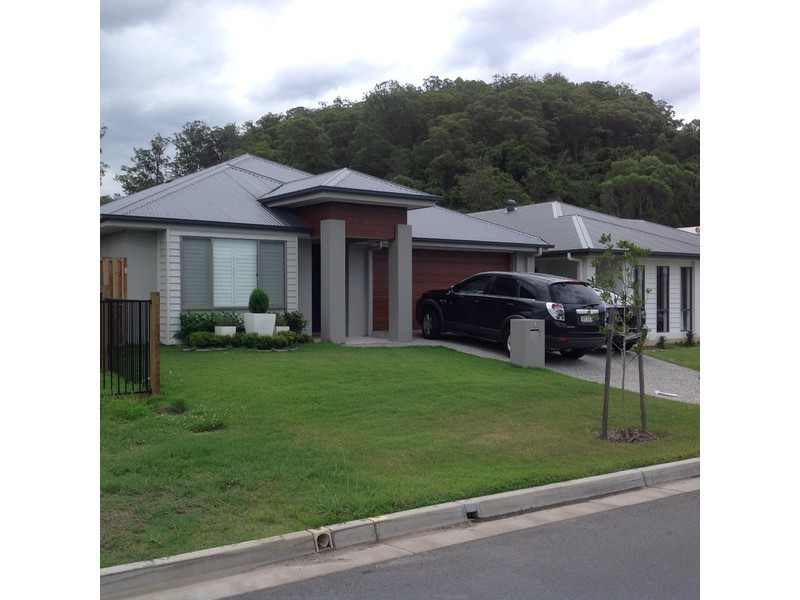 4 Summerstone Place, Maudsland QLD 4210