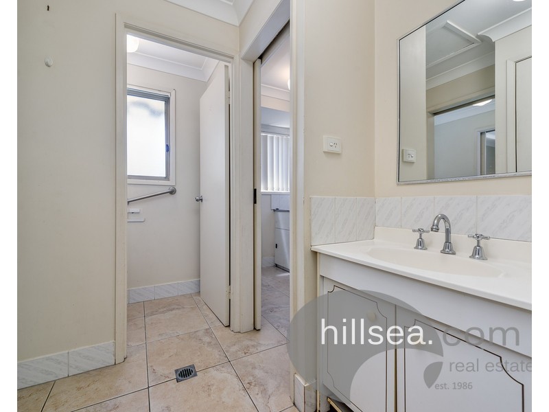 1/122 Oxley Drive, Paradise Point QLD 4216