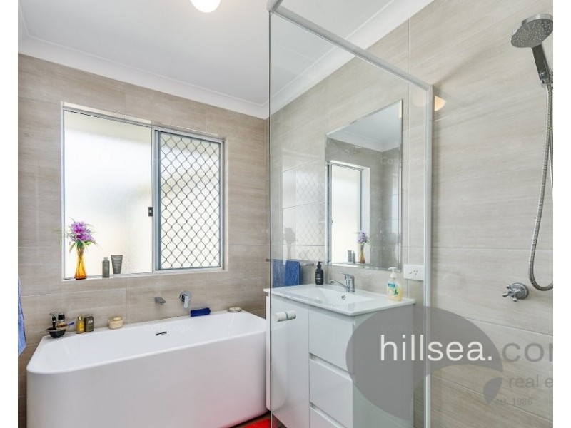 2/94 Greenacre Drive, Parkwood QLD 4214