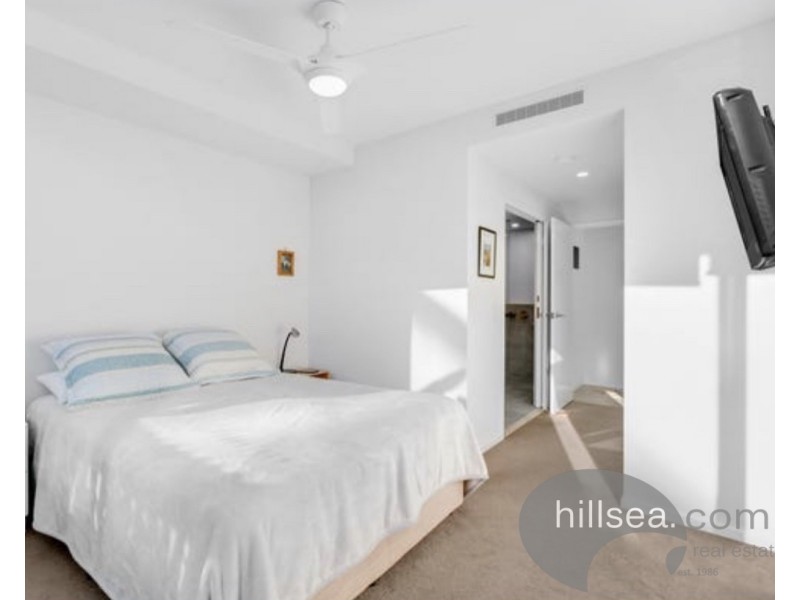 1109/1 Grant Avenue, Hope Island QLD 4212