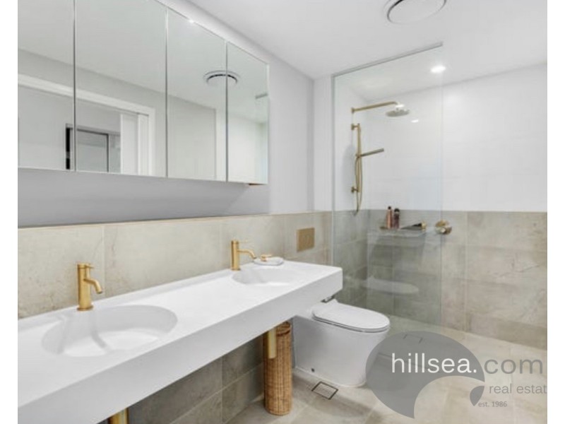 1109/1 Grant Avenue, Hope Island QLD 4212