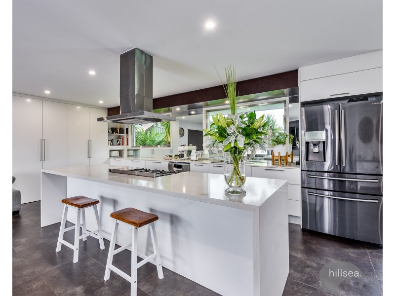 31 Lakefield Crescent, Paradise Point QLD 4216