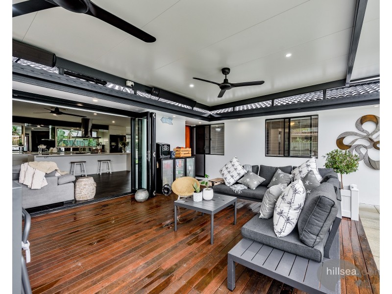 31 Lakefield Crescent, Paradise Point QLD 4216