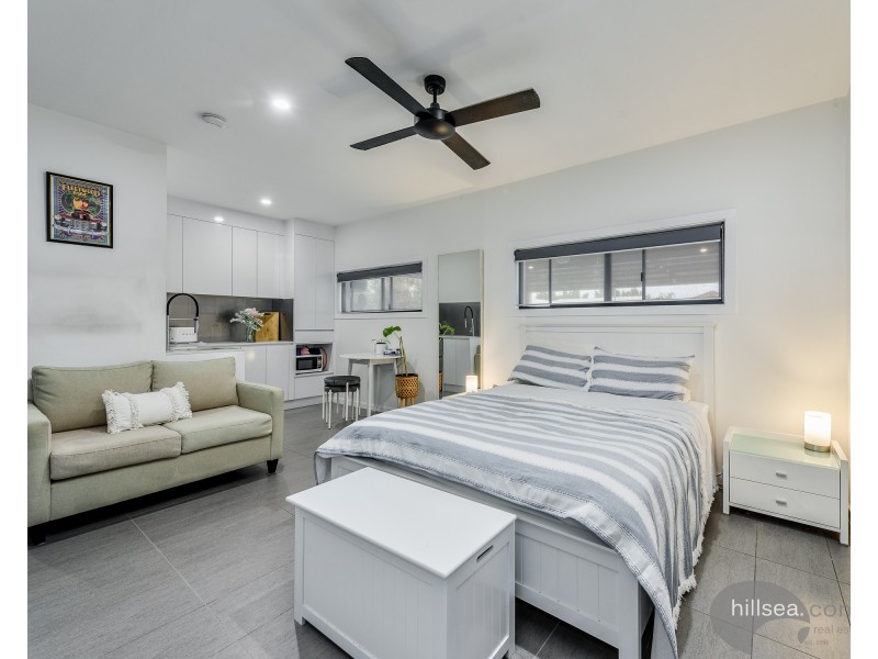 31 Lakefield Crescent, Paradise Point QLD 4216