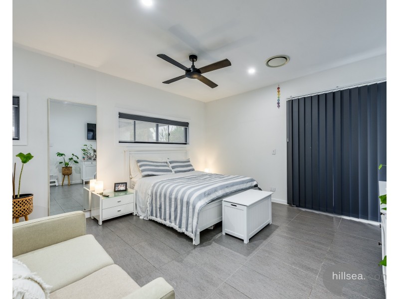 31 Lakefield Crescent, Paradise Point QLD 4216