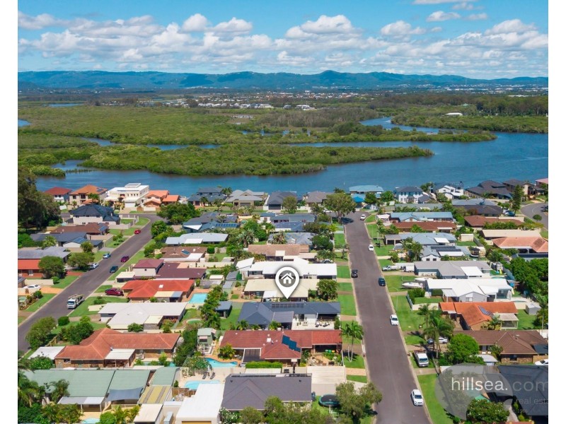 31 Lakefield Crescent, Paradise Point QLD 4216