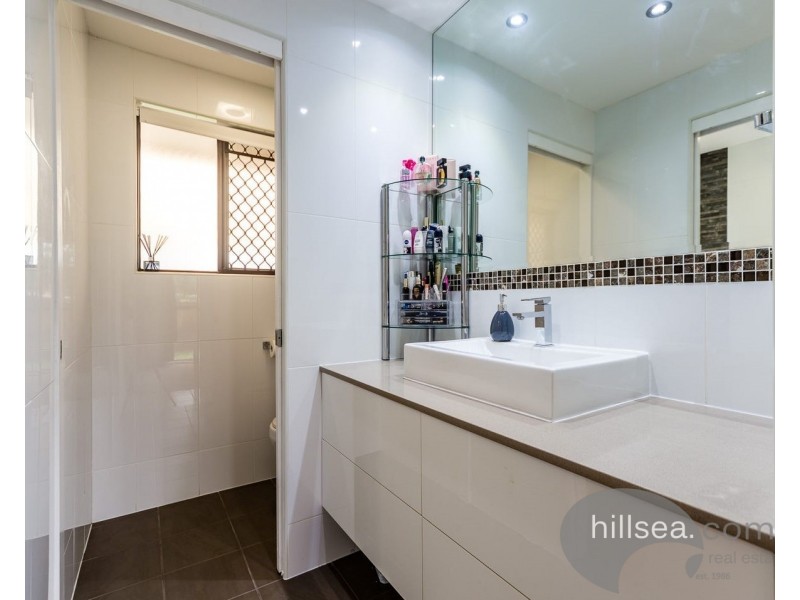 15 Hansford Road, Coombabah QLD 4216