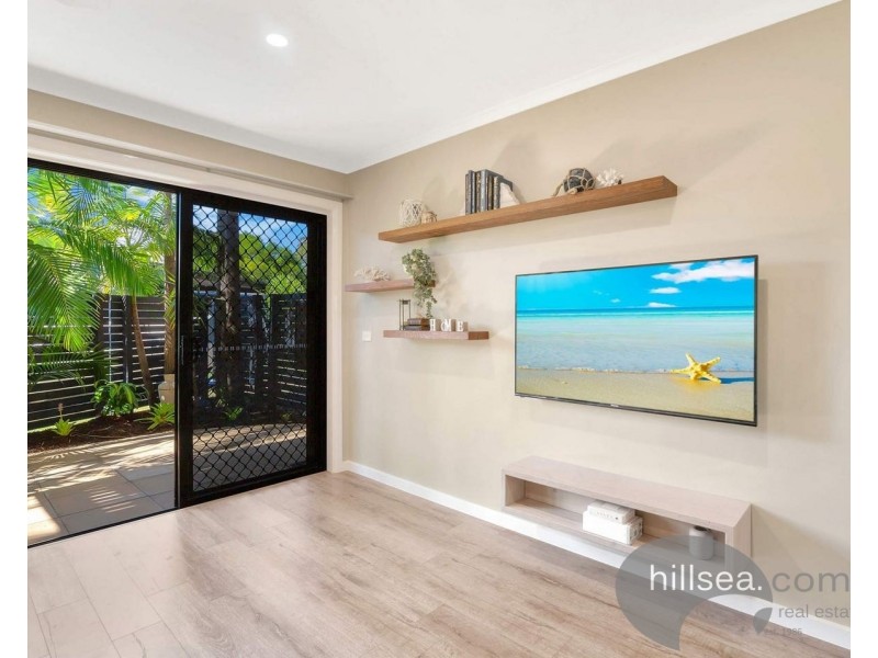 1/59 Errol Avenue, Paradise Point QLD 4216