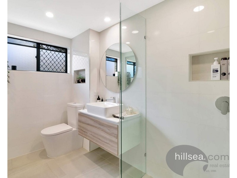 1/59 Errol Avenue, Paradise Point QLD 4216