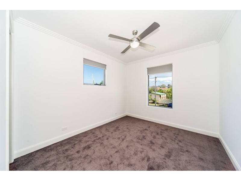 13 Plover Avenue, Paradise Point QLD 4216