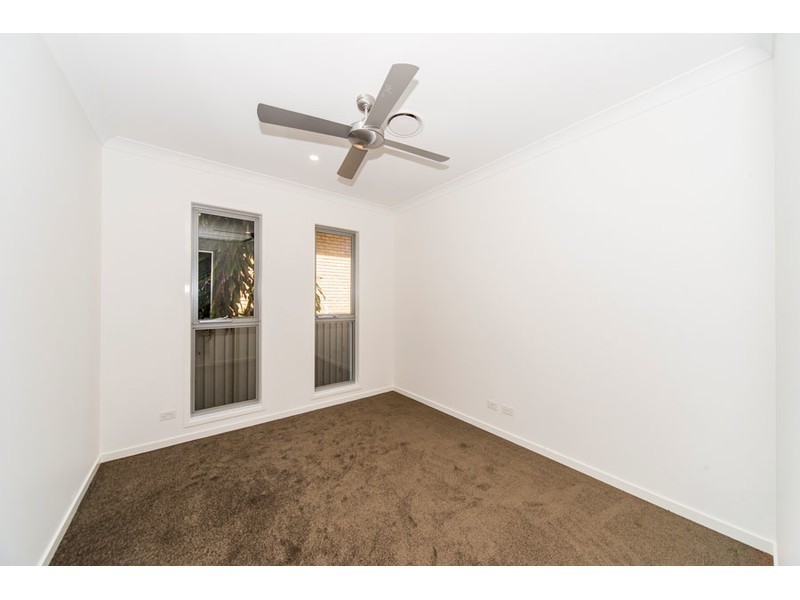 2/9 Nankeen Avenue, Paradise Point QLD 4216