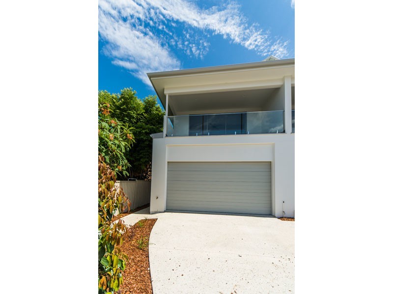 2/9 Nankeen Avenue, Paradise Point QLD 4216