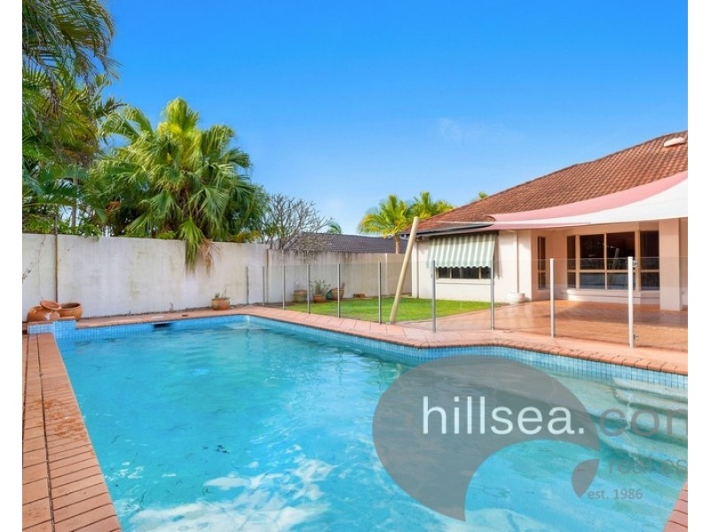 12 Hazel Court, Arundel QLD 4214