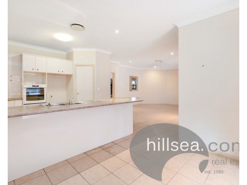 12 Hazel Court, Arundel QLD 4214