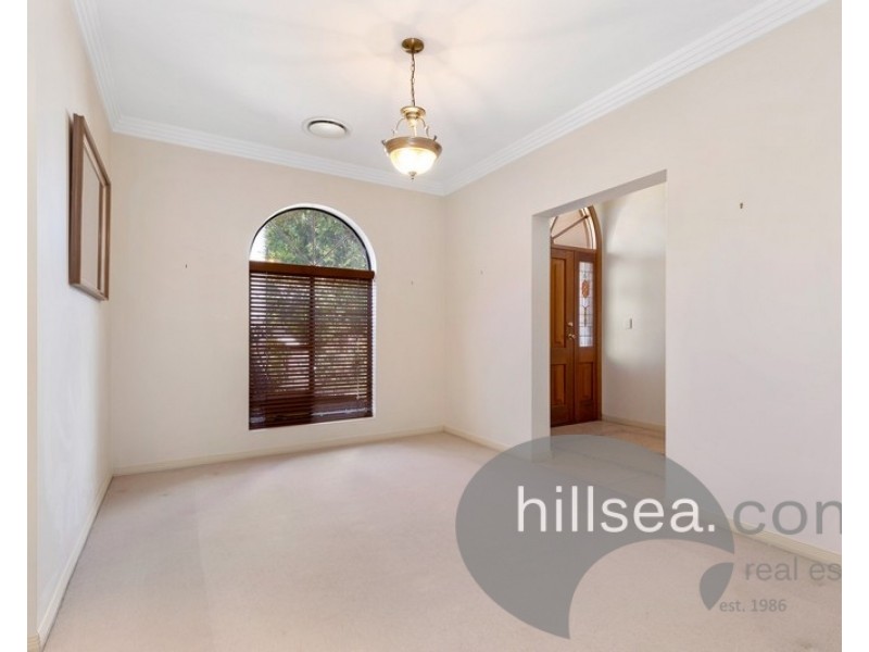 12 Hazel Court, Arundel QLD 4214