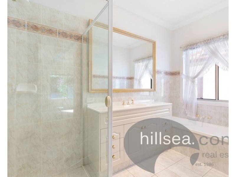 12 Hazel Court, Arundel QLD 4214