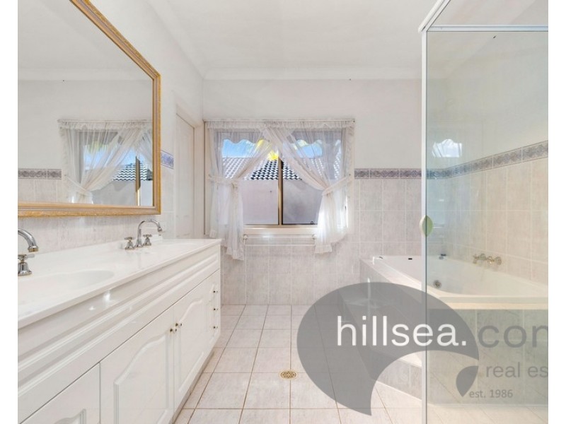 12 Hazel Court, Arundel QLD 4214