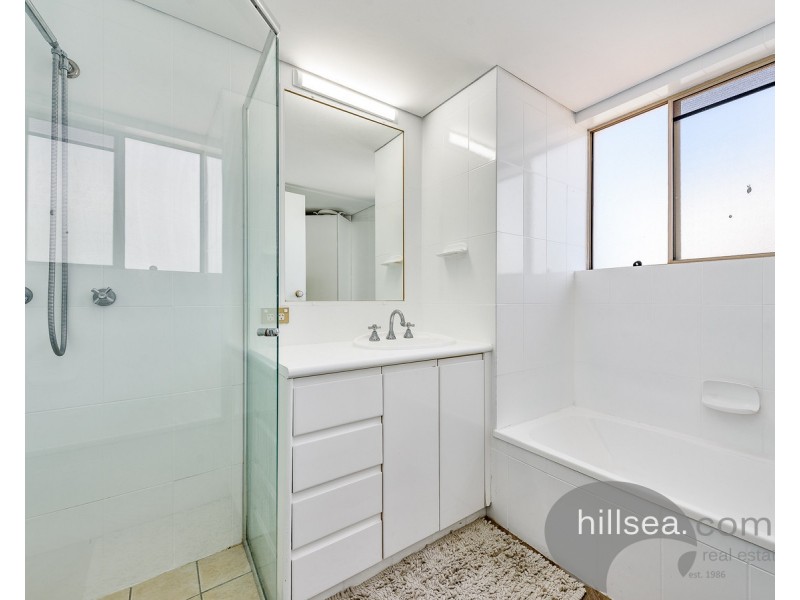 17/48 The Esplanade, Paradise Point QLD 4216