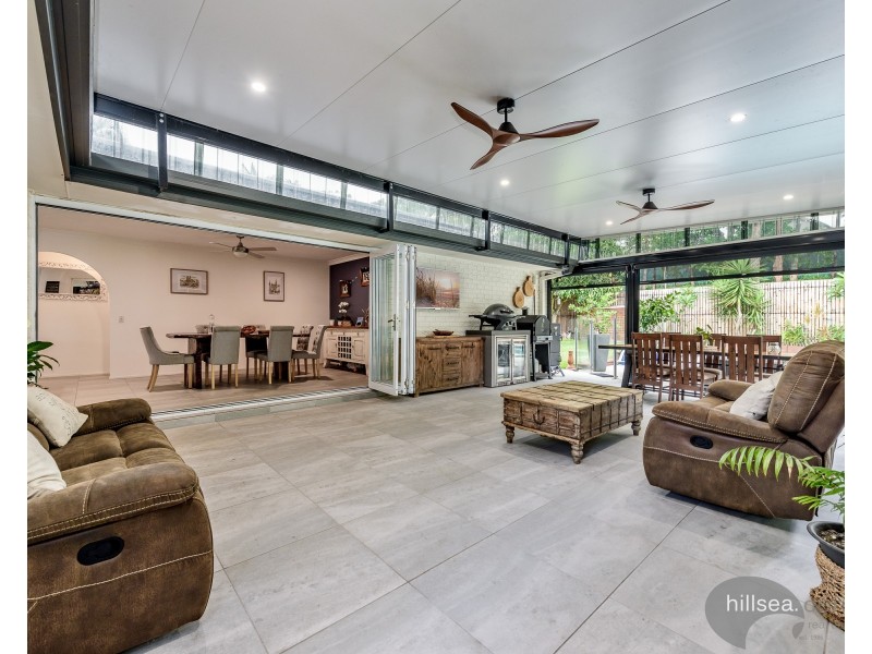 18 Fadden Close, Arundel QLD 4214