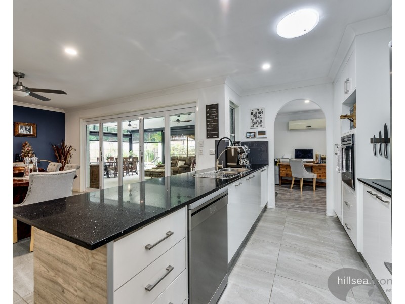 18 Fadden Close, Arundel QLD 4214