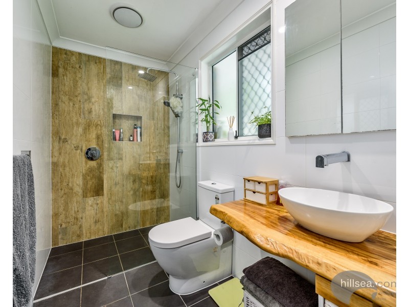 18 Fadden Close, Arundel QLD 4214