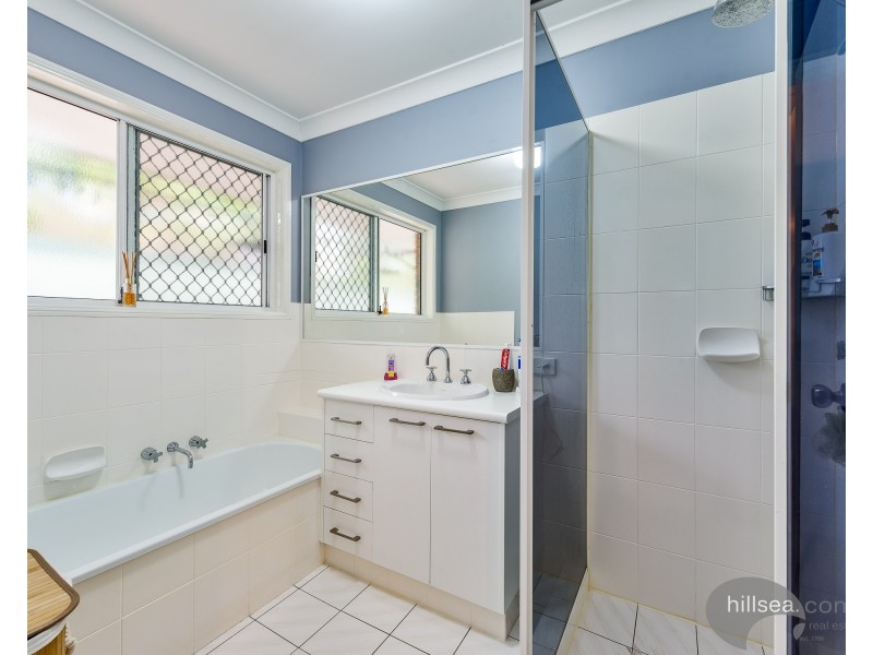 18 Fadden Close, Arundel QLD 4214