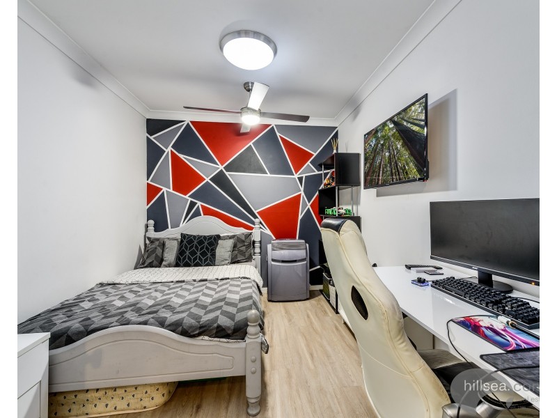 18 Fadden Close, Arundel QLD 4214