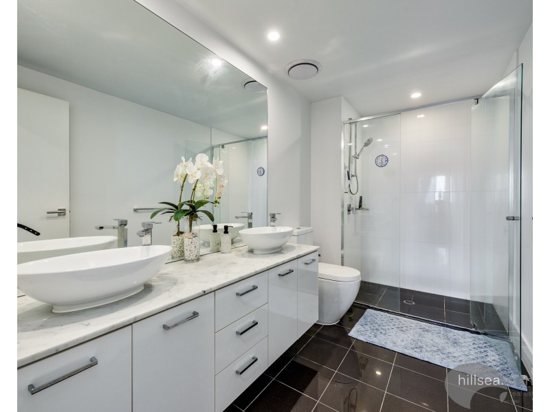 11003/5 Harbourside Court, Biggera Waters QLD 4216