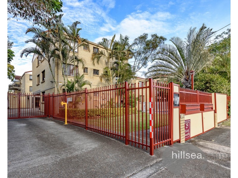 1/25 Ahern Street, Labrador QLD 4215